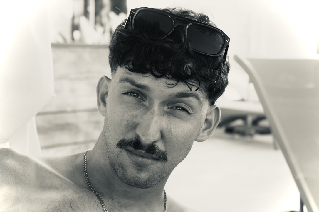 An intimate black and white portrait in the sunshine